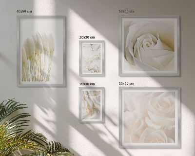 Gallery wall White rose marble accents
