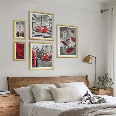 Set of 5 wall art pieces with London motifs and red accents