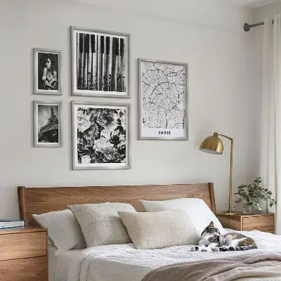 Gallery wall set elegant Parisian architecture design