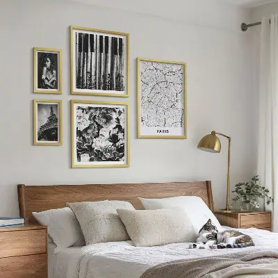 Gallery wall set elegant Parisian architecture design