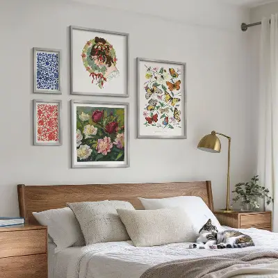 Set of 5 wall art pieces featuring vintage flowers and butterflies