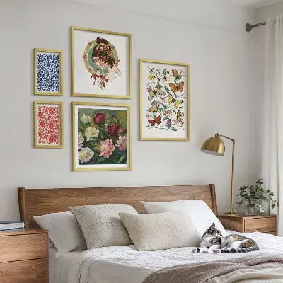 Set of 5 wall art pieces featuring vintage flowers and butterflies