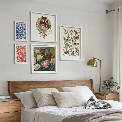 Set of 5 wall art pieces featuring vintage flowers and butterflies