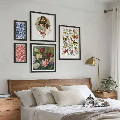 Set of 5 wall art pieces featuring vintage flowers and butterflies