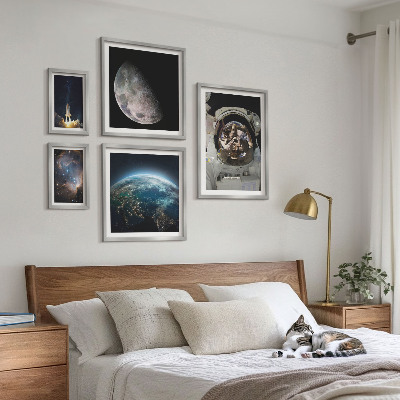 Gallery wall Astronaut's space discoveries