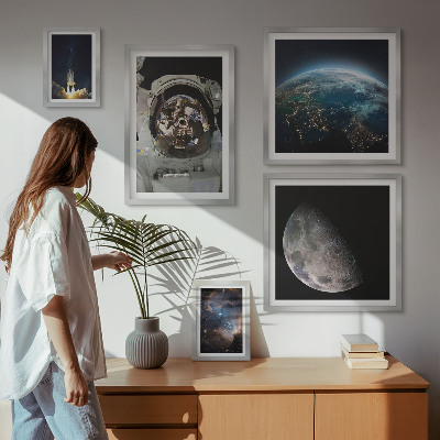 Gallery wall Astronaut's space discoveries