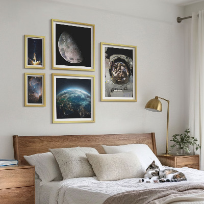 Gallery wall Astronaut's space discoveries