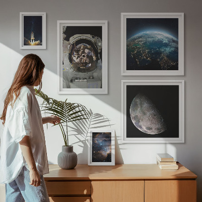 Gallery wall Astronaut's space discoveries