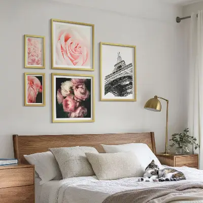 Framed photo set romanticized view of the Eiffel Tower with roses