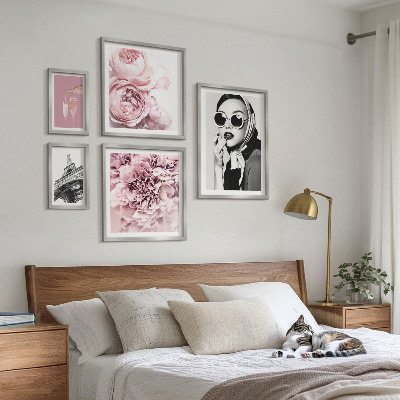 Gallery wall Stylish portraits of rose flowers