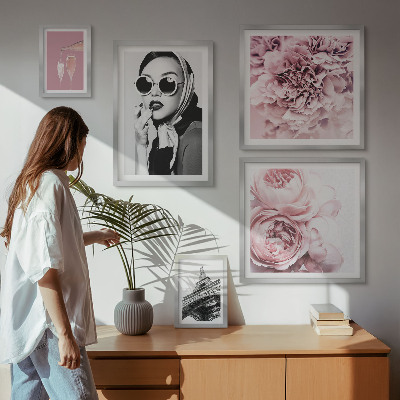 Gallery wall Stylish portraits of rose flowers