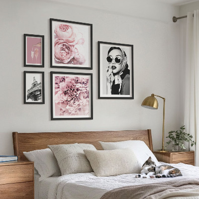 Gallery wall Stylish portraits of rose flowers