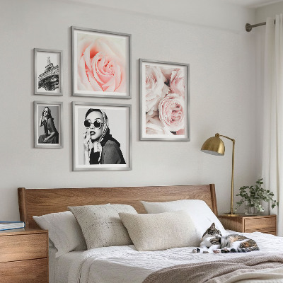 Framed photo set Stylish portraits of roses elegantly