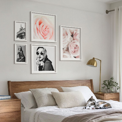 Framed photo set Stylish portraits of roses elegantly