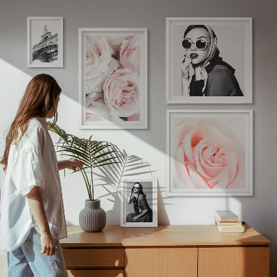 Framed photo set Stylish portraits of roses elegantly