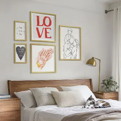 Framed photo set featuring themes of family, love, warmth, and happiness