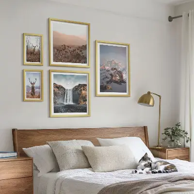 Gallery wall mountain landscapes with wild animals
