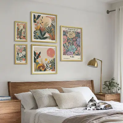 Gallery wall art set with floral motifs of Paris and London