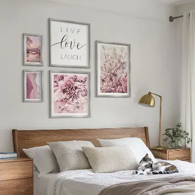 Framed photo set with floral motifs and pastel slogans