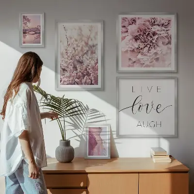 Framed photo set with floral motifs and pastel slogans