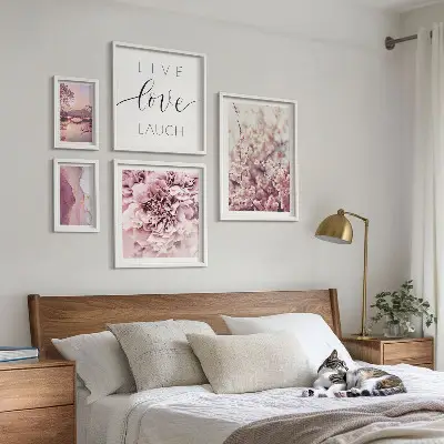Framed photo set with floral motifs and pastel slogans