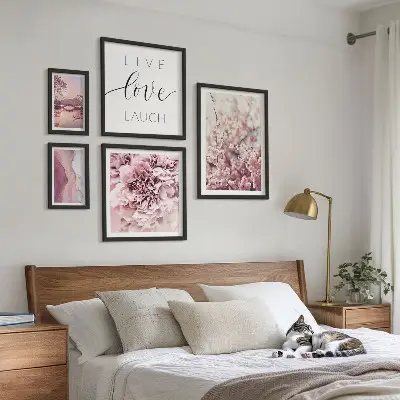 Framed photo set with floral motifs and pastel slogans