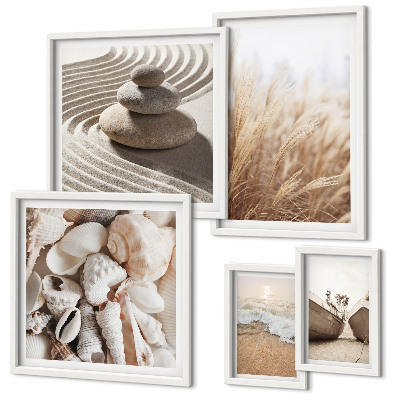 Gallery wall Seaside shells and sand