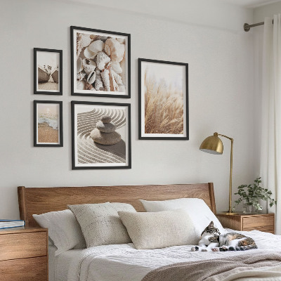 Gallery wall Seaside shells and sand