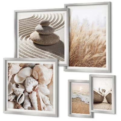 Gallery wall Seaside shells and sand