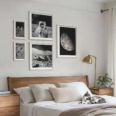 Gallery wall Astronauts' lunar landscapes