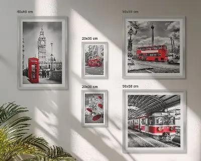 London motifs framed photo set with accents