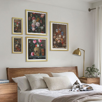 Gallery wall Classic floral compositions