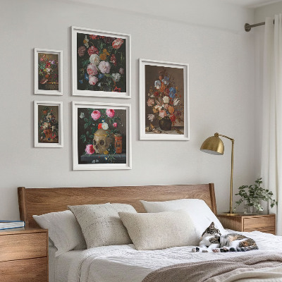Gallery wall Classic floral compositions