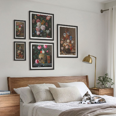 Gallery wall Classic floral compositions