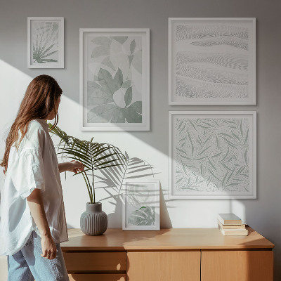 Gallery wall Plant greenery motifs