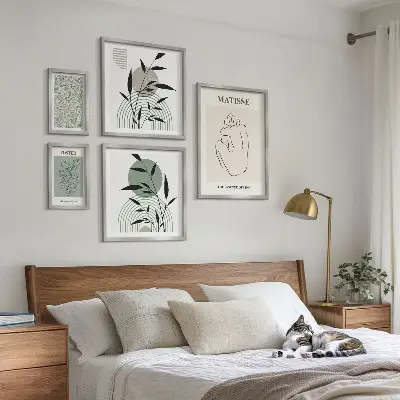 Framed photo set with stylish plant graphics