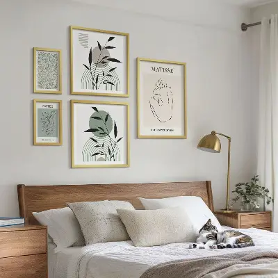 Framed photo set with stylish plant graphics