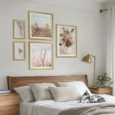 Framed photo set featuring stylish dried plants and water