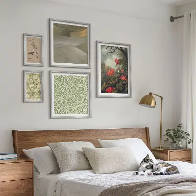 Set of 5 wall art pieces featuring flowers and bird motifs