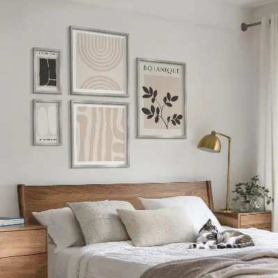 Set of 5 wall art pieces with stylish plant graphics