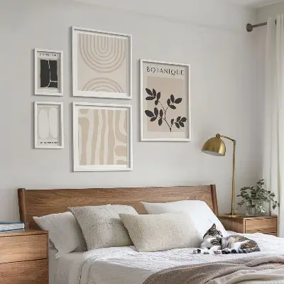 Set of 5 wall art pieces with stylish plant graphics