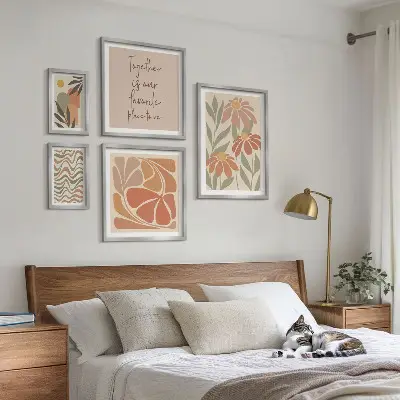 Framed photo set featuring stylish nature flower decorations