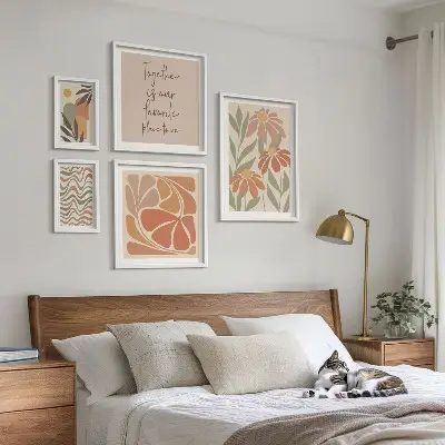 Framed photo set featuring stylish nature flower decorations