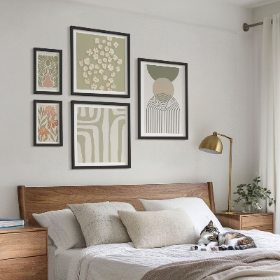 Gallery wall Stylish pastel plant graphics