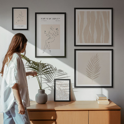 Framed photo set Stylish graphics of women and plants