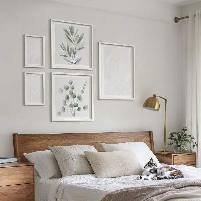 Gallery wall Elegant marble twig structure