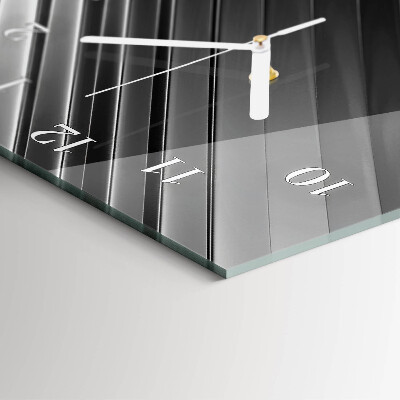 Vertical wall clock Abstraction