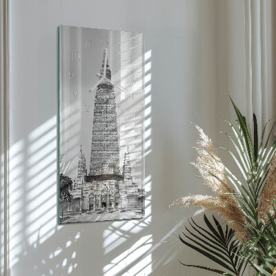 Modern vertical wall clock Perspectives