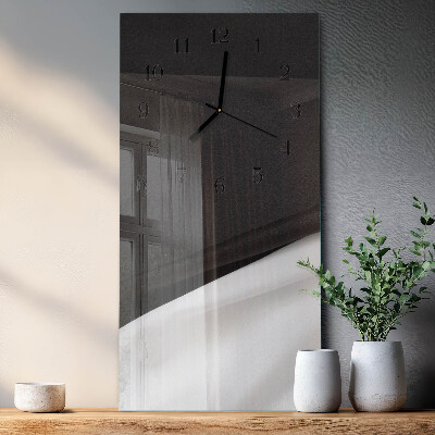 Vertical wall clock Contrast