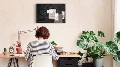 What to put on the wall next to your desk? Guide